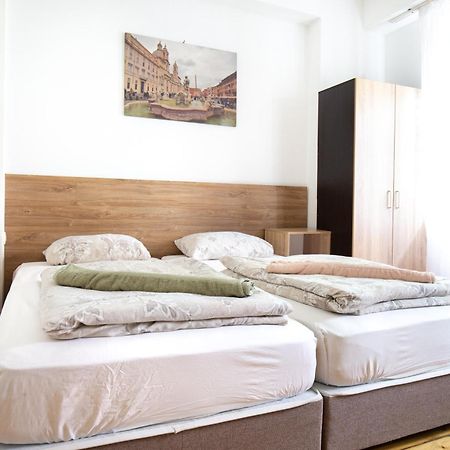En-Suite Rooms: Novа Guesthouse In Sofia Center 외부 사진