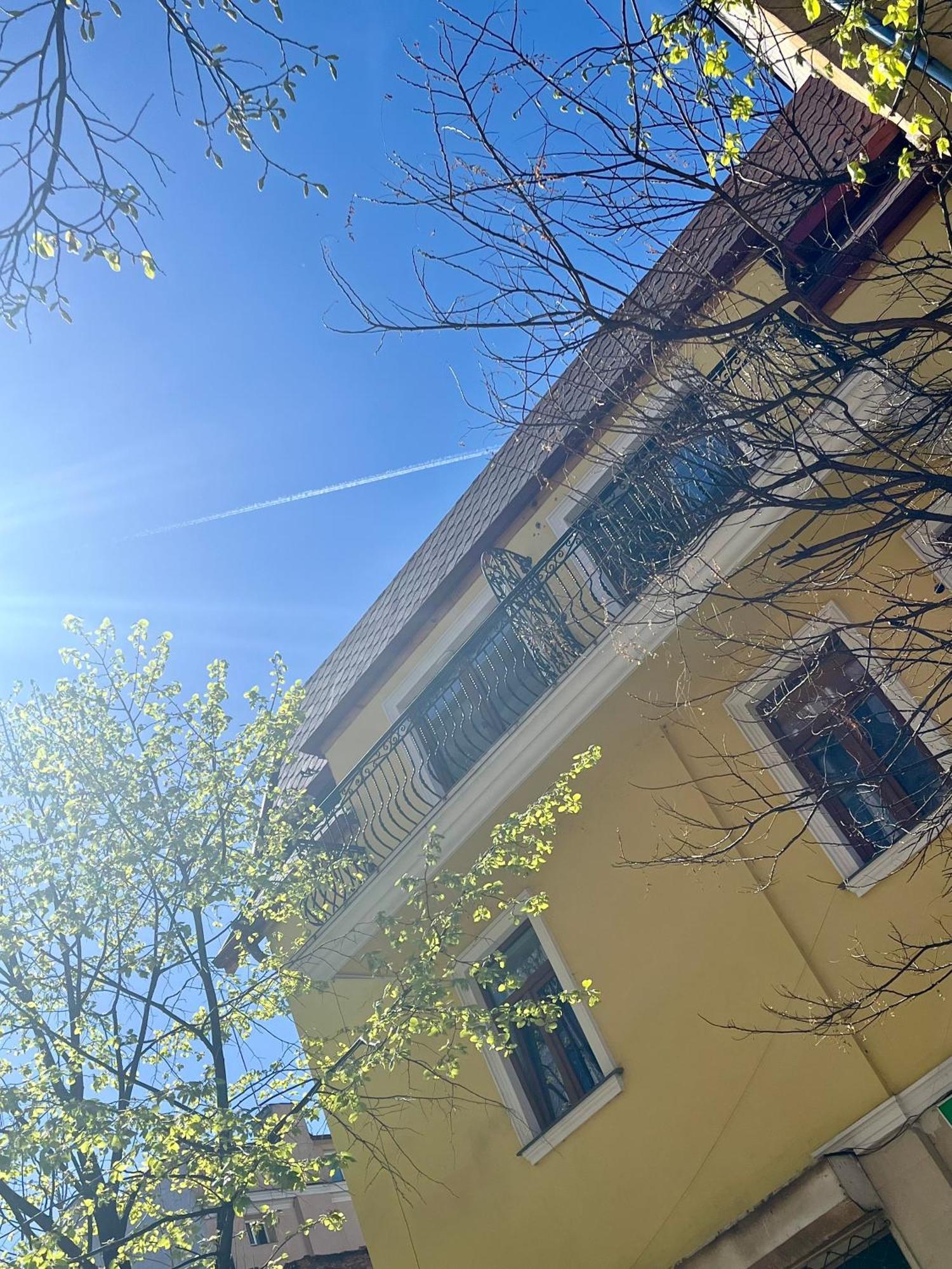 En-Suite Rooms: Novа Guesthouse In Sofia Center 외부 사진