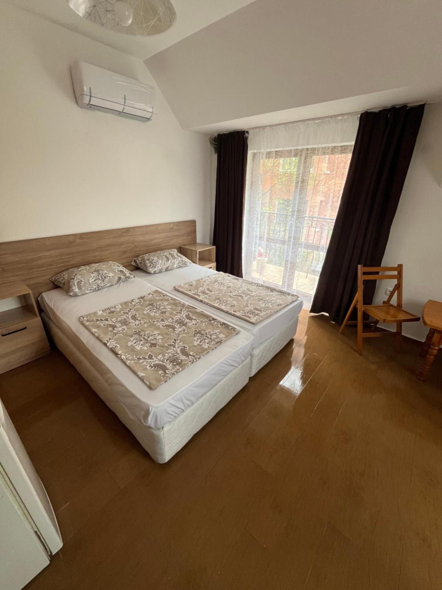 En-Suite Rooms: Novа Guesthouse In Sofia Center 외부 사진