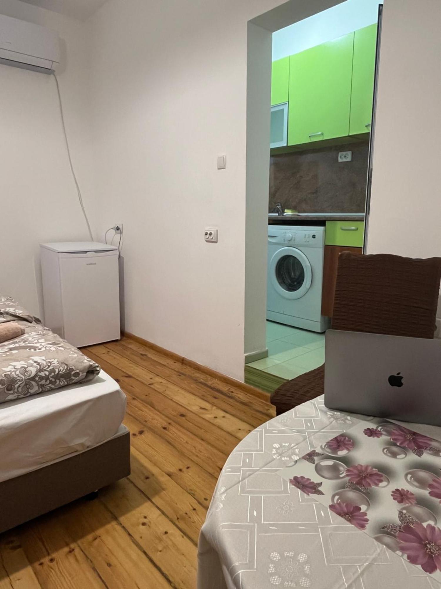 En-Suite Rooms: Novа Guesthouse In Sofia Center 외부 사진