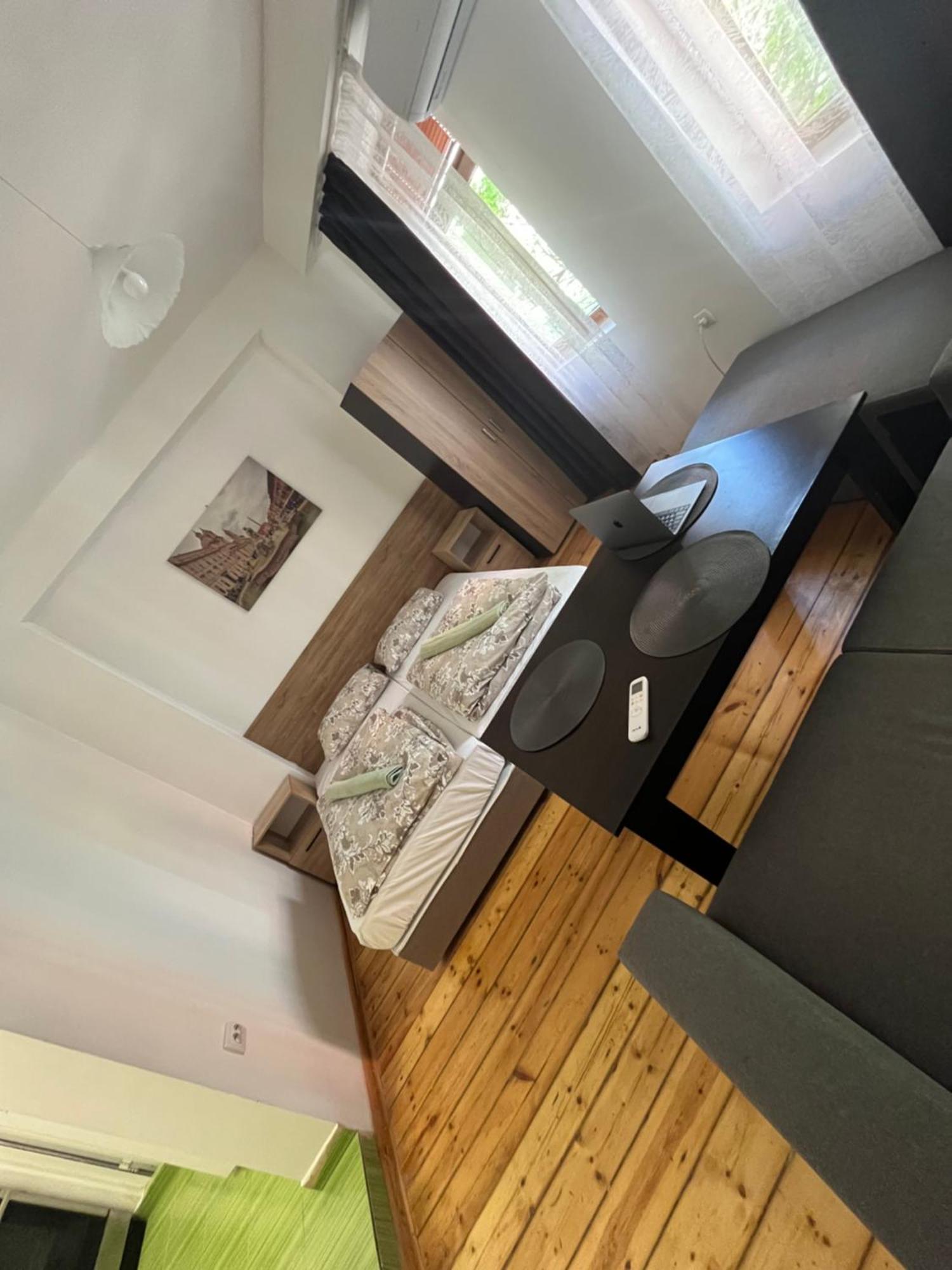 En-Suite Rooms: Novа Guesthouse In Sofia Center 외부 사진