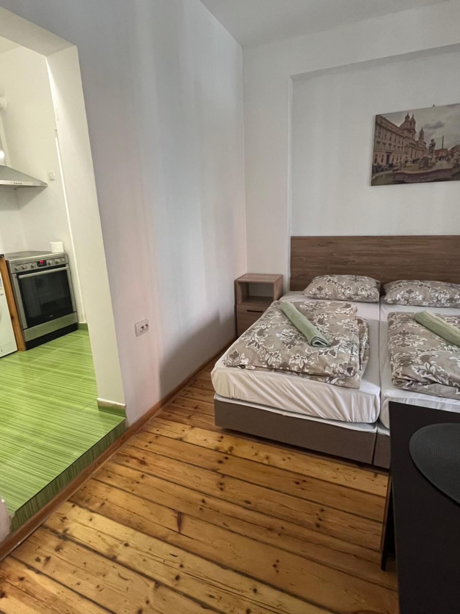 En-Suite Rooms: Novа Guesthouse In Sofia Center 외부 사진