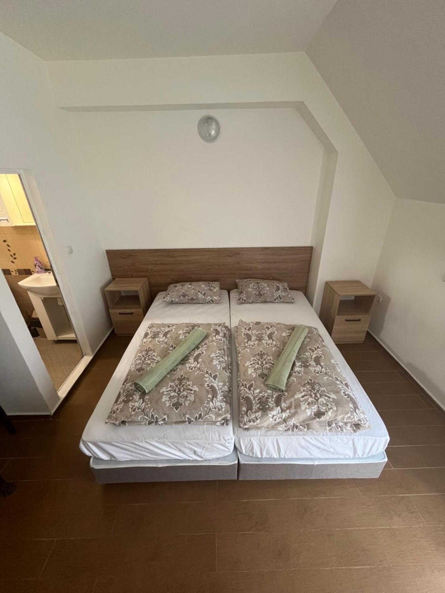 En-Suite Rooms: Novа Guesthouse In Sofia Center 외부 사진