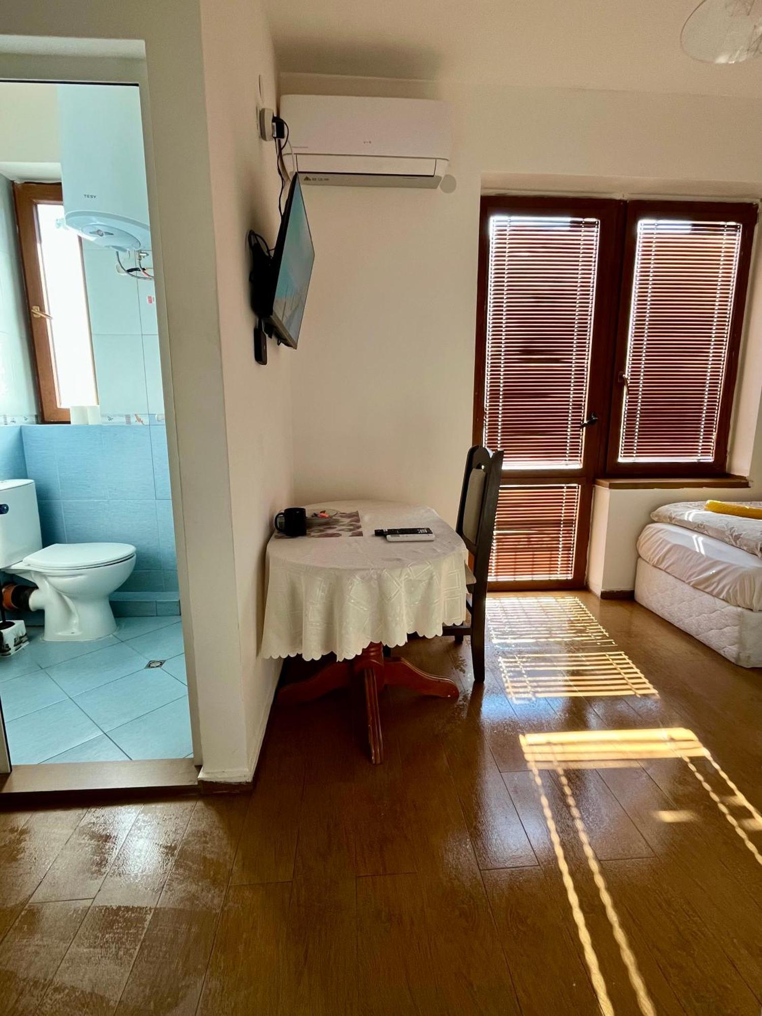 En-Suite Rooms: Novа Guesthouse In Sofia Center 객실 사진