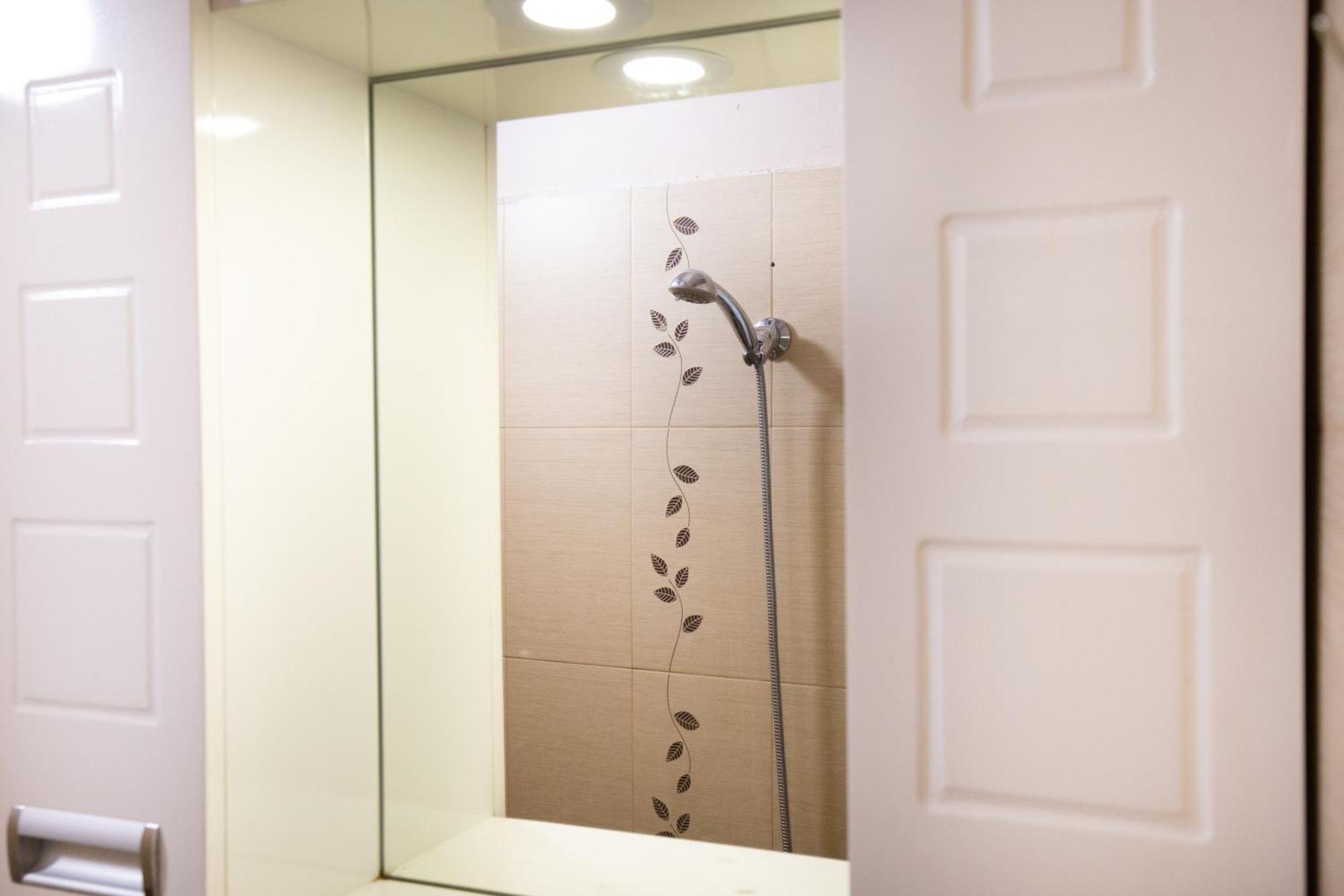 En-Suite Rooms: Novа Guesthouse In Sofia Center 외부 사진