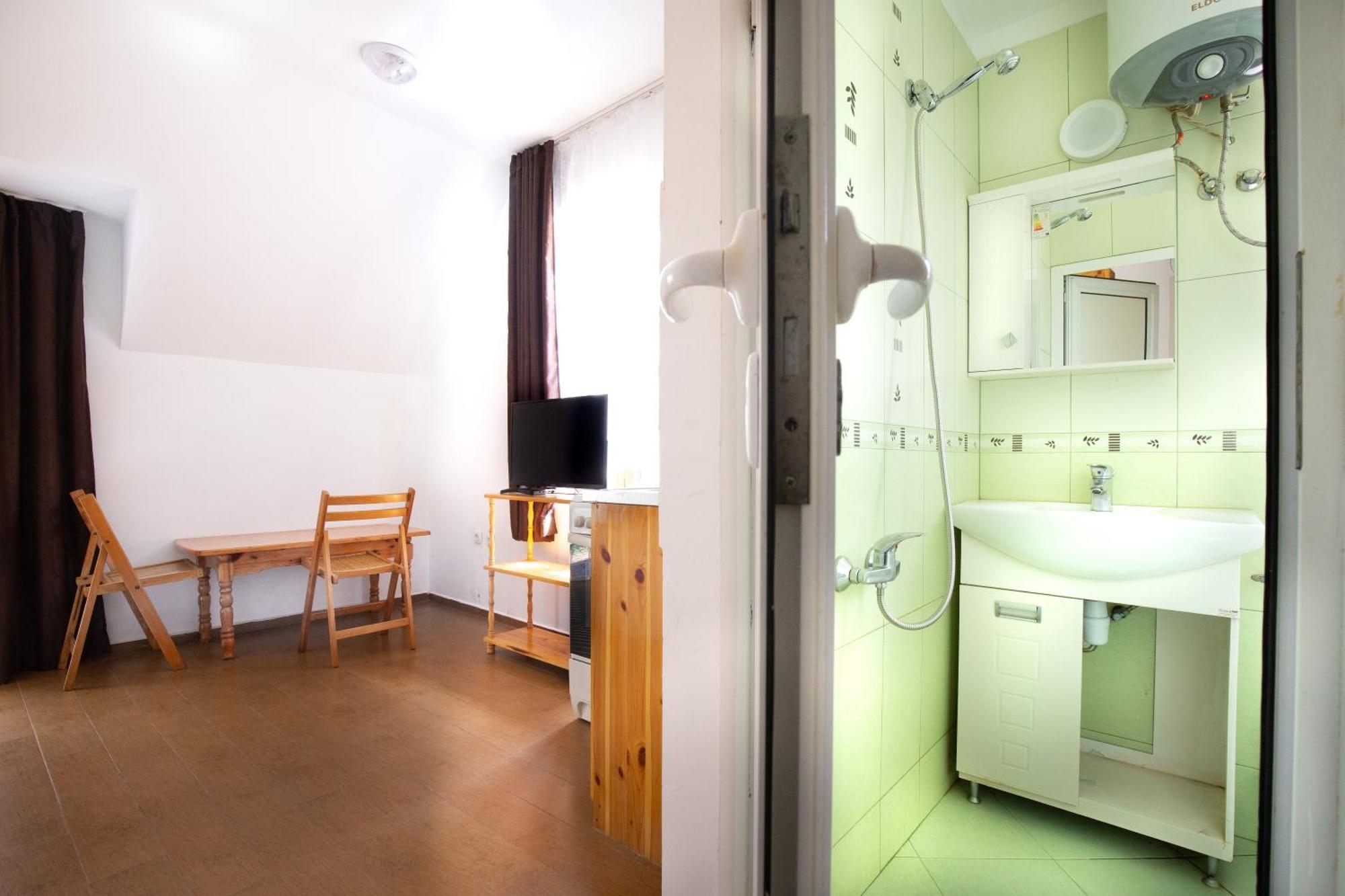En-Suite Rooms: Novа Guesthouse In Sofia Center 외부 사진