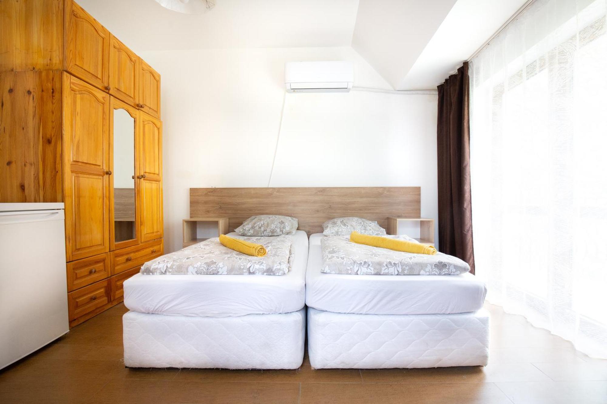 En-Suite Rooms: Novа Guesthouse In Sofia Center 외부 사진