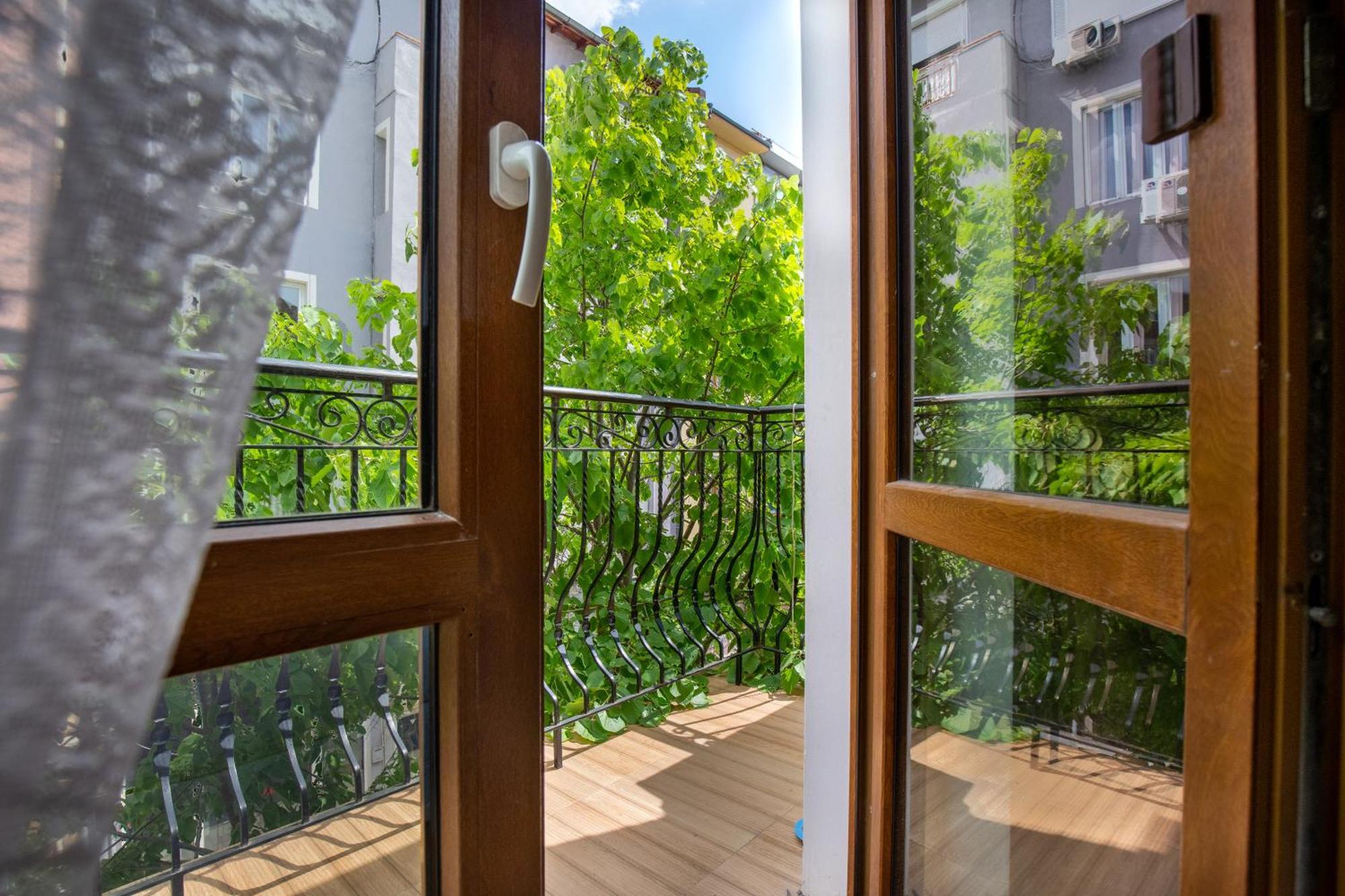 En-Suite Rooms: Novа Guesthouse In Sofia Center 외부 사진