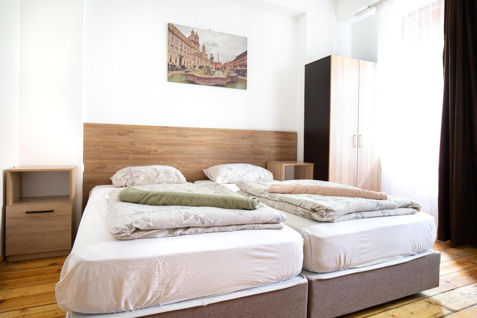 En-Suite Rooms: Novа Guesthouse In Sofia Center 외부 사진